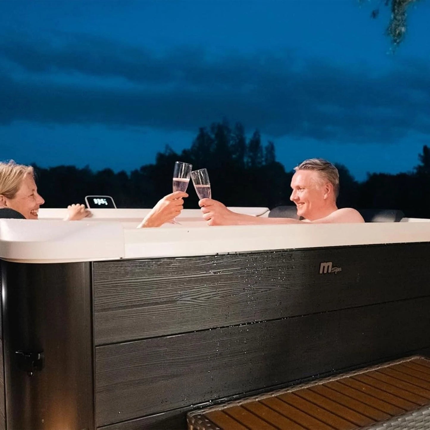 MSpa Oslo Amber 4 - 6 Person Portable Modular Hot Tub WiFi
