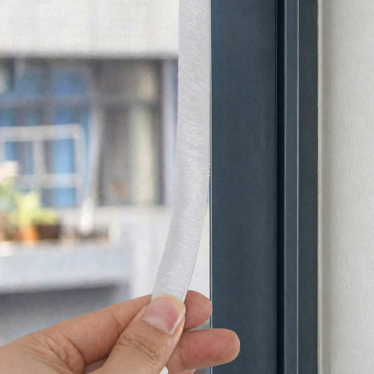 vidaXL Self-Adhesive Door Brush Seal 10 m PP White